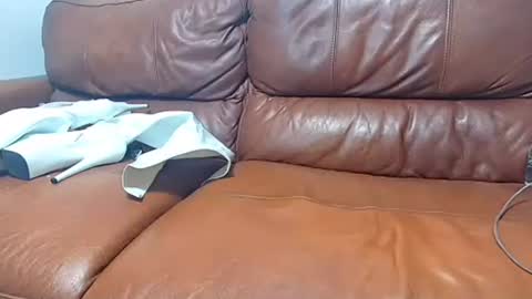 Daisy Aqua online show from 02.20.25