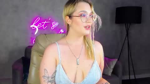 Snapshot of daisy_beckerr chatting on 08.05.26 Viickie online show from 08.05.26