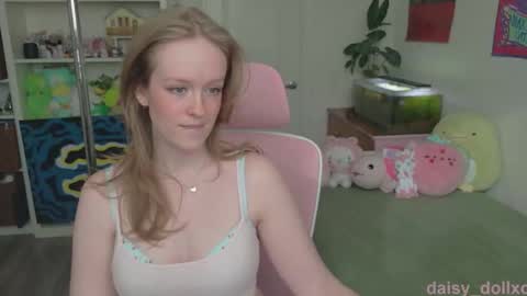 Snapshot of daisy_dollxo chatting on 04.24.26 Daisy online show from 04.24.26