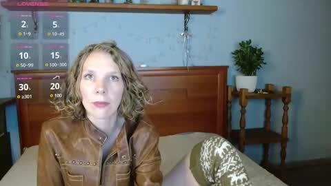 Snapshot of daisy_lovely chatting on 10.06.25 daisy_lovely online show from 10.06.25