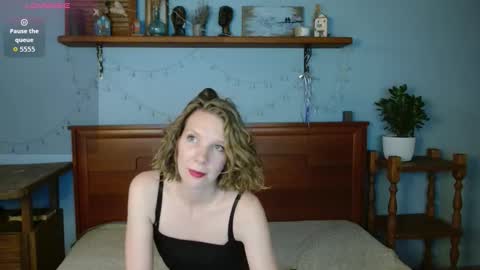 Snapshot of daisy_lovely chatting on 10.08.25 daisy_lovely online show from 10.08.25