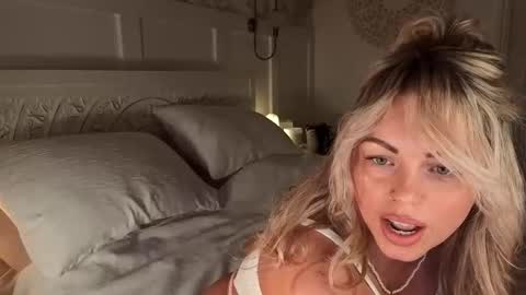 Daisy Dreams online show from 03.08.26