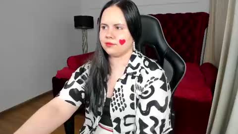 Snapshot of daisyharts chatting on 07.07.26 DaisyHarts online show from 07.07.26