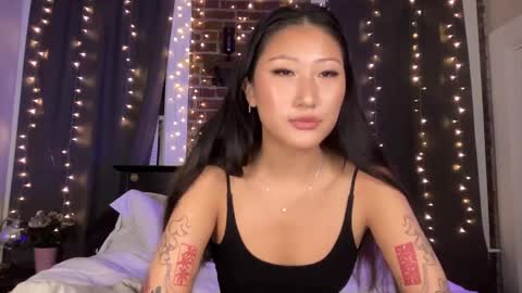 Daisy Kim online show from 02.22.25