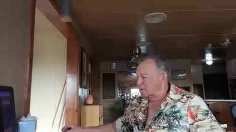 Snapshot of dakit2 chatting on 09.21.25 dakit online show from 09.21.25