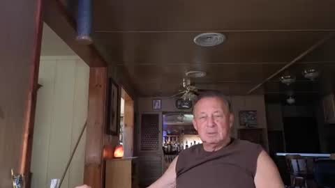 Snapshot of dakit2 chatting on 10.06.25 dakit online show from 10.06.25