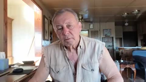 Snapshot of dakit2 chatting on 10.18.25 dakit online show from 10.18.25