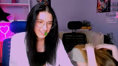 Snapshot of dakota4you chatting on 03.10.25 Dakota online show from 03.10.25