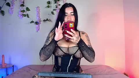 Snapshot of dakota_carsson chatting on 05.19.26 dakota carsson online show from 05.19.26