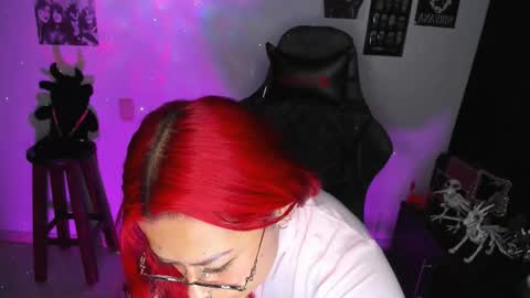 Snapshot of dakota_crab chatting on 09.20.25 Dakota Crab online show from 09.20.25