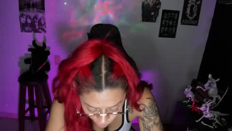 Snapshot of dakota_crab chatting on 11.30.25 Dakota Crab online show from 11.30.25