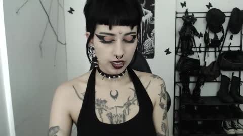 Snapshot of dakota_krall_ chatting on 10.16.25 dakota online show from 10.16.25