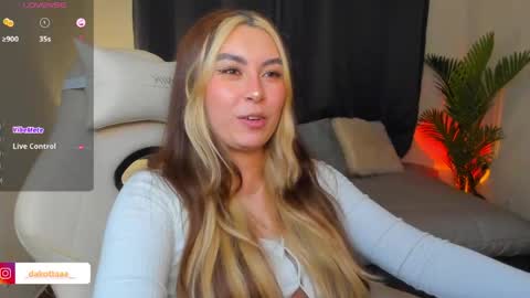 Snapshot of dakottaa__ chatting on 05.15.26 dakottaa__ online show from 05.15.26
