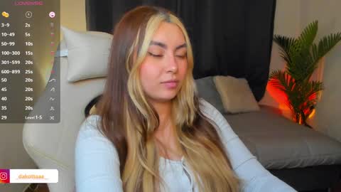 Snapshot of dakottaa__ chatting on 05.15.26 dakottaa__ online show from 05.15.26