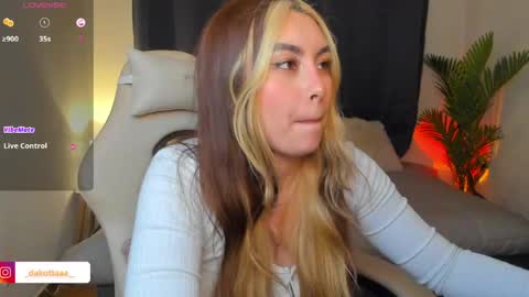 Snapshot of dakottaa__ chatting on 05.15.26 dakottaa__ online show from 05.15.26