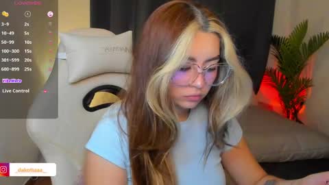 Snapshot of dakottaa__ chatting on 05.23.26 dakottaa__ online show from 05.23.26