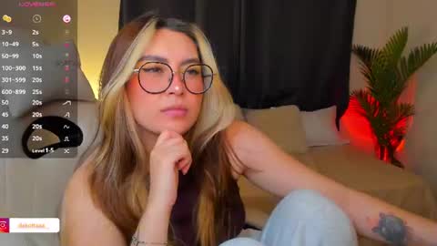 Snapshot of dakottaa__ chatting on 07.25.26 dakottaa__ online show from 07.25.26