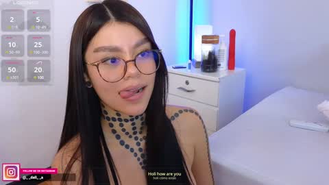 Snapshot of daliapunkt chatting on 01.31.25 Dalia online show from 01.31.25