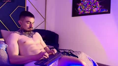 Dallas whitee online show from 03.12.26