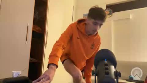 Snapshot of damebastille93 chatting on 10.19.25 OnlyEry online show from 10.19.25