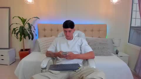 DAMIAN online show from 01.15.25