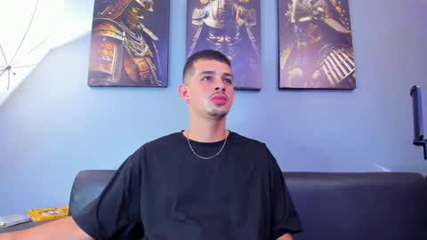 Snapshot of damian__oliver chatting on 03.09.26 Damian Oliver online show from 03.09.26