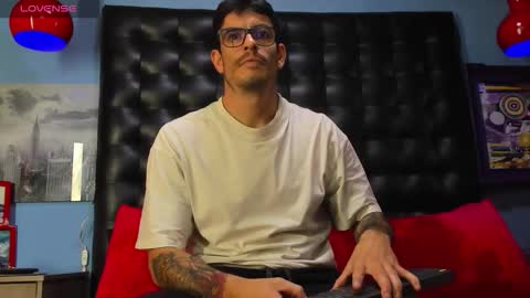 Snapshot of damian_bulls chatting on 02.23.26 ---Damian--- online show from 02.23.26