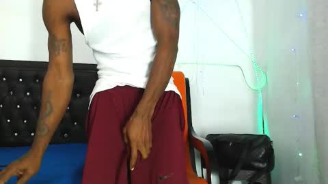 Snapshot of damian_hart_24cm chatting on 11.20.25 damian_hart_24cm online show from 11.20.25