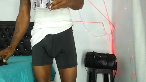 Snapshot of damian_hart_24cm chatting on 03.02.26 damian_hart_24cm online show from 03.02.26