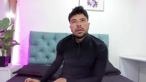 Snapshot of damian_hills chatting on 03.03.26 Damian Hills online show from 03.03.26