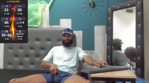 Snapshot of damian_shakur chatting on 10.29.25 damian_shakur online show from 10.29.25