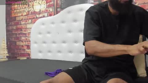 Snapshot of damian_shakur chatting on 11.29.25 damian_shakur online show from 11.29.25