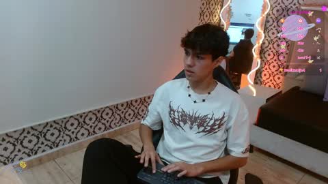 damian_tay online show from 04.10.26