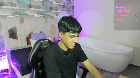 Snapshot of damian_tay chatting on 05.05.26 damian_tay online show from 05.05.26
