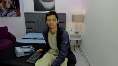 Snapshot of damian_vadim chatting on 02.19.26 Damian Vadim online show from 02.19.26