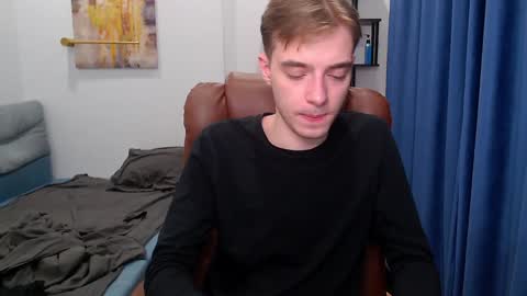 Snapshot of damiano_skinny chatting on 01.12.25 my show from 300-1000 UTC online show from 01.12.25