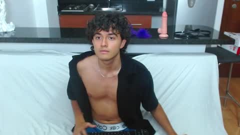 Snapshot of damianocurly chatting on 12.29.24 Damiano online show from 12.29.24