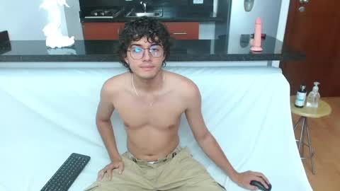 Snapshot of damianocurly chatting on 12.31.24 Damiano online show from 12.31.24