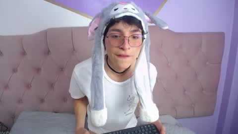 Snapshot of damiian21_ chatting on 02.24.25 Damiian21 online show from 02.24.25