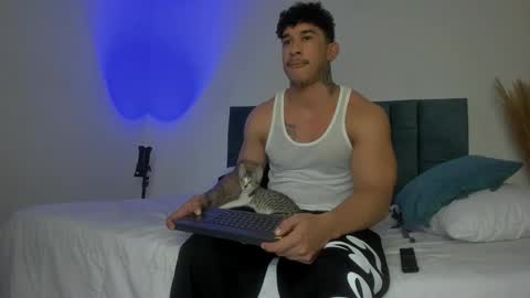 Snapshot of dammianmilleroficial chatting on 10.31.25 INSTAGRAM DAMMIANMILLEROFICIAL online show from 10.31.25