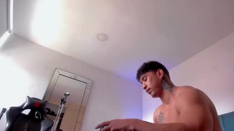 Snapshot of dammianmilleroficial chatting on 10.31.25 INSTAGRAM DAMMIANMILLEROFICIAL online show from 10.31.25