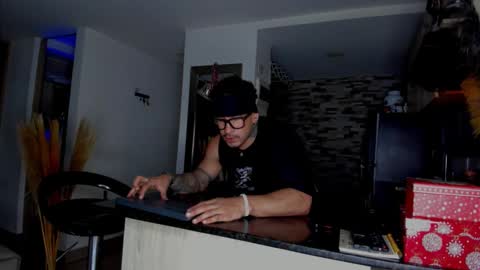 Snapshot of dammianmilleroficial chatting on 12.20.25 INSTAGRAM DAMMIANMILLEROFICIAL online show from 12.20.25