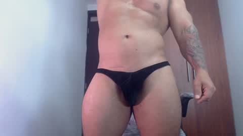 Snapshot of dammuscle chatting on 06.16.26 dammuscle online show from 06.16.26