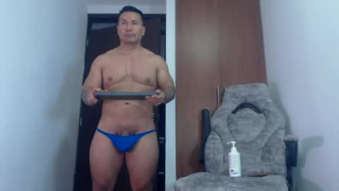 Snapshot of dammuscle chatting on 06.25.26 dammuscle online show from 06.25.26