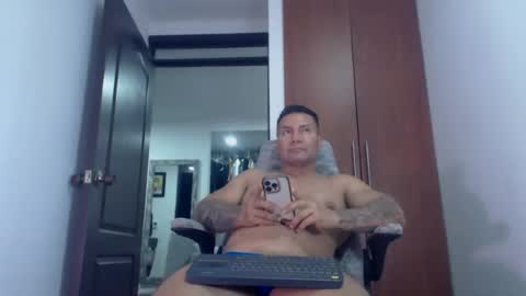 Snapshot of dammuscle chatting on 07.14.26 dammuscle online show from 07.14.26