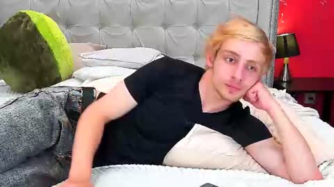 Snapshot of damonlux chatting on 07.19.26 Damon online show from 07.19.26