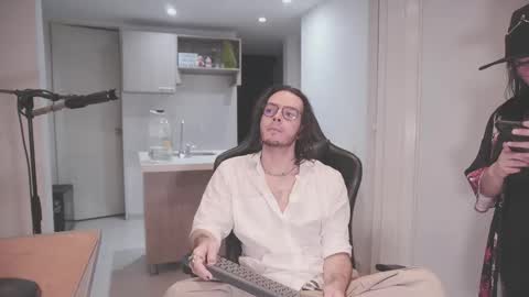 Snapshot of dan_and_daya chatting on 11.17.25 AbyssVoid online show from 11.17.25