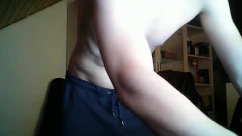 Snapshot of dan_snow24 chatting on 11.21.25 Dan Snow online show from 11.21.25