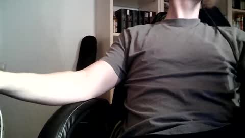 Snapshot of dan_snow24 chatting on 05.11.26 Dan Snow online show from 05.11.26