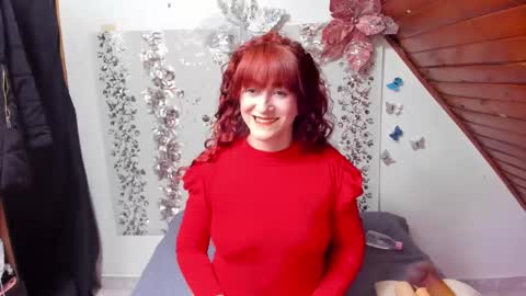 Snapshot of dana_35_ chatting on 12.19.24 dana online show from 12.19.24